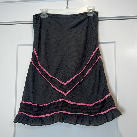 Free People dark grey and Pink Women's Skirt fully lined size 4. - Picture 6 of 9